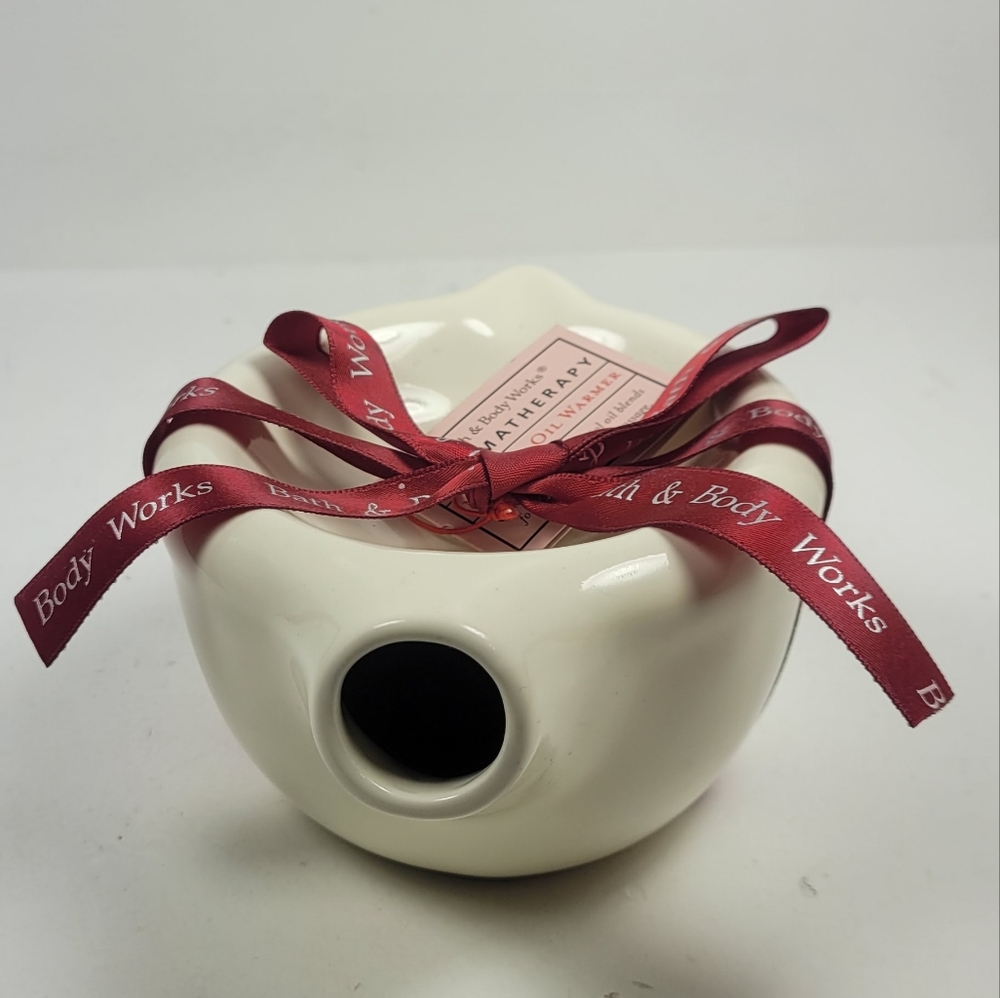 Bath & Body Works White Ceramic Oil Warmer - Picture 3 of 9